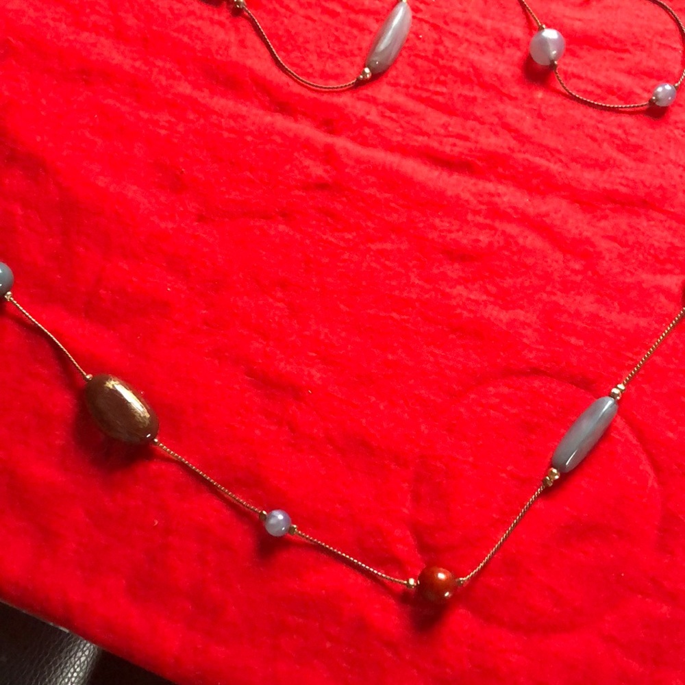 Different color stone necklace
